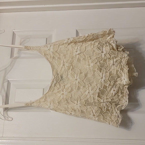 Lace cream cropped tank top in size XL - Picture 1 of 3